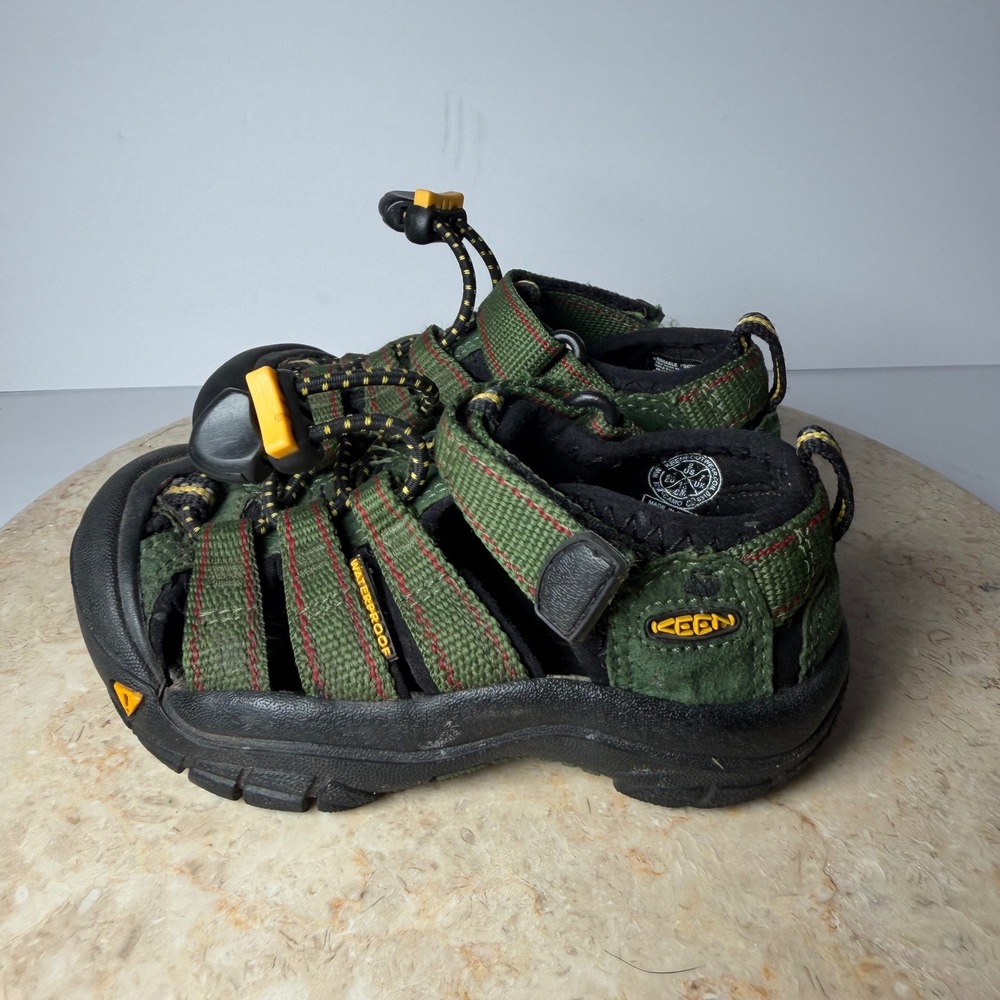 KEEN Newport H2 Toddler Size 8 Green Waterproof Sport Sandals Bungee Strap